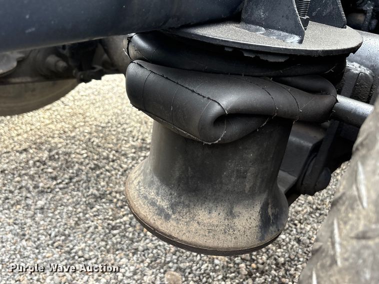 image for item EA7899 2006 Mack CHN semi truck