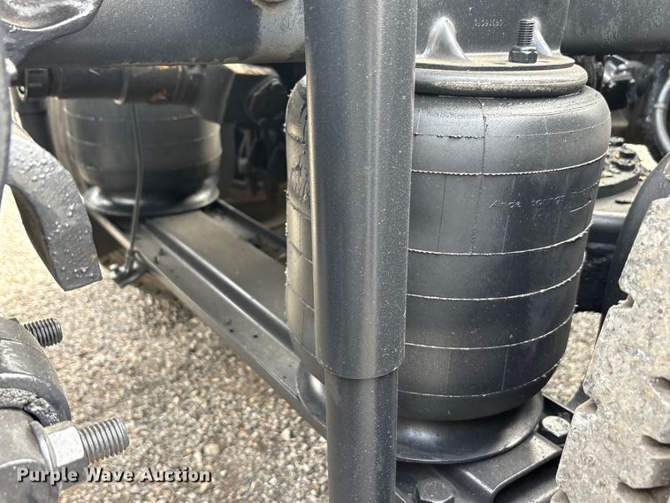 image for item EA7899 2006 Mack CHN semi truck