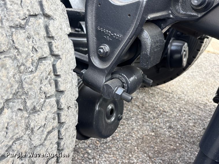 image for item EA7899 2006 Mack CHN semi truck