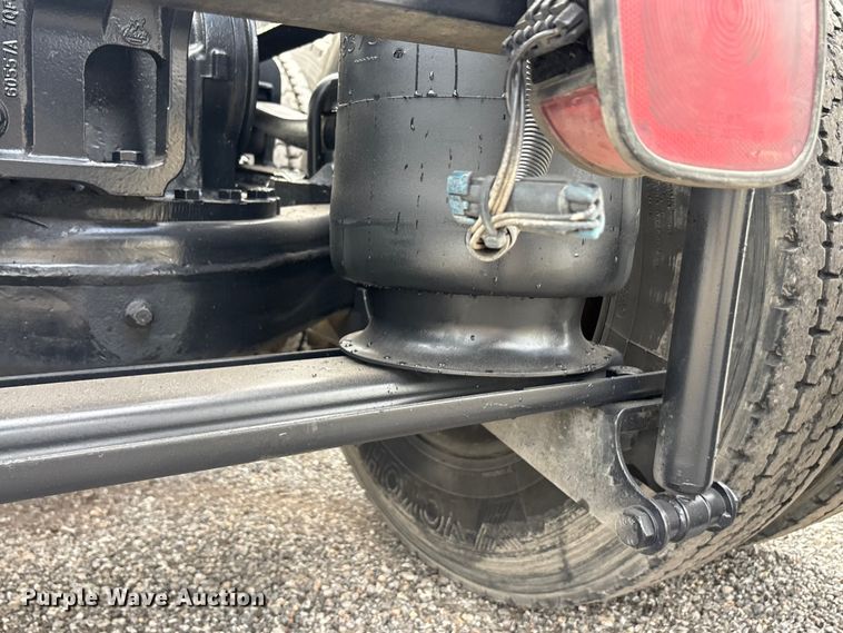 image for item EA7899 2006 Mack CHN semi truck