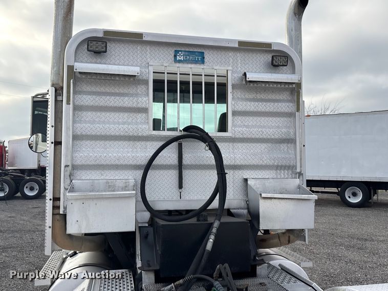 image for item EA7899 2006 Mack CHN semi truck