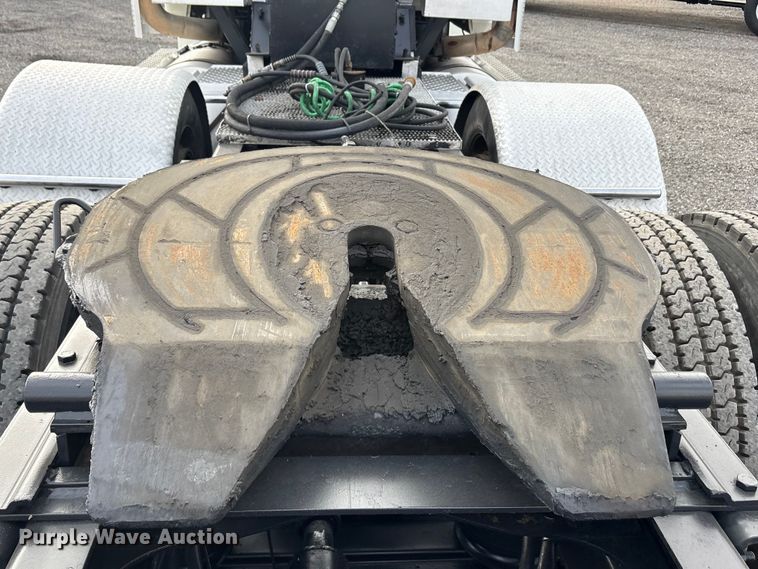 image for item EA7899 2006 Mack CHN semi truck