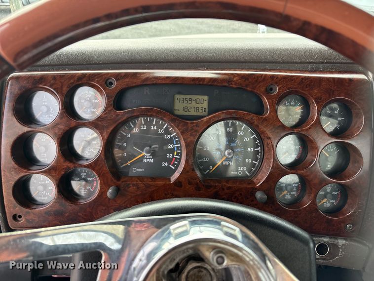 image for item EA7899 2006 Mack CHN semi truck