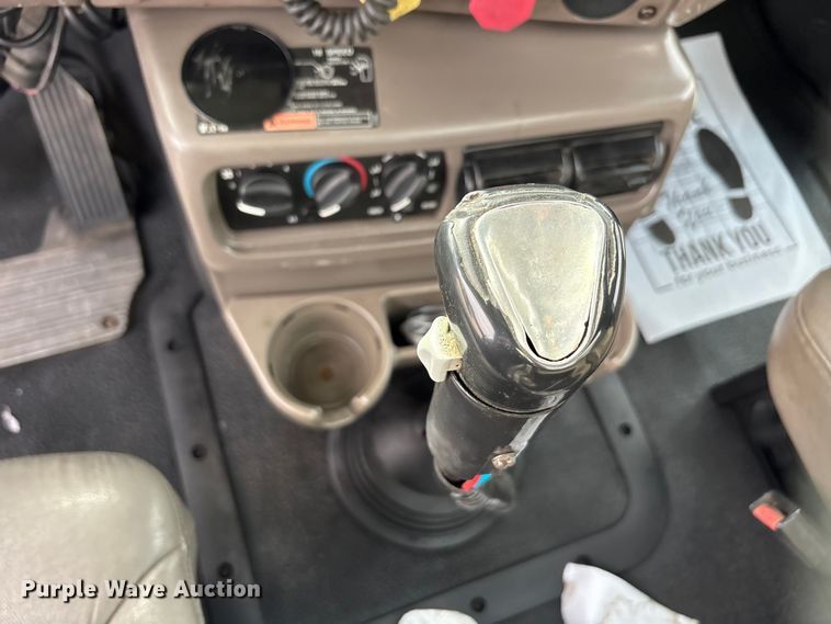 image for item EA7899 2006 Mack CHN semi truck