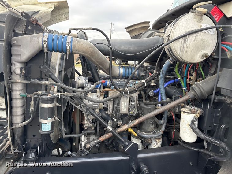 image for item EA7899 2006 Mack CHN semi truck