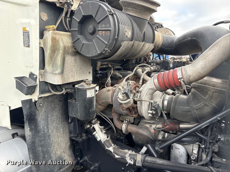 image for item EA7899 2006 Mack CHN semi truck