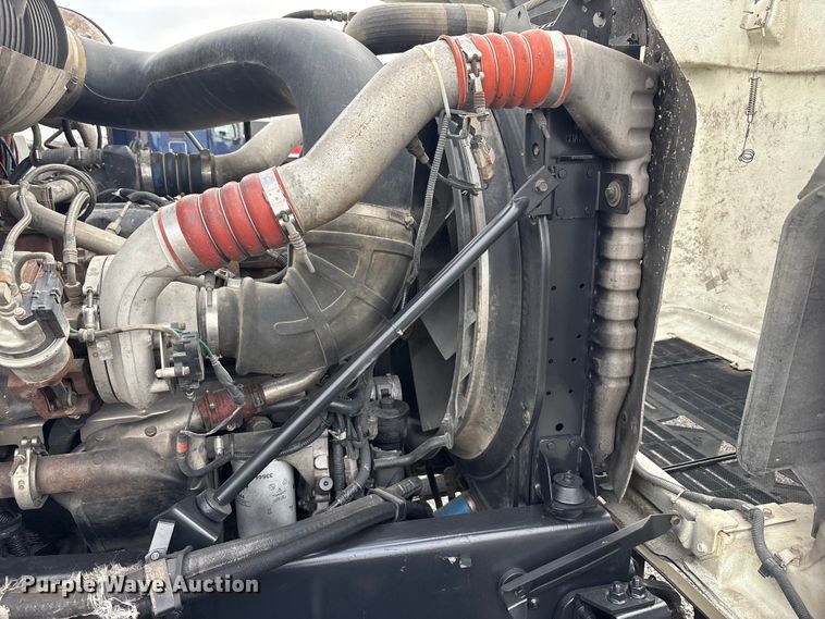 image for item EA7899 2006 Mack CHN semi truck