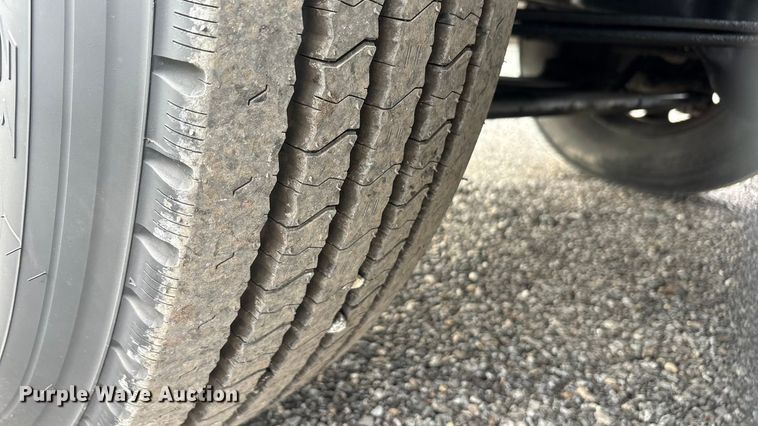 image for item EA7899 2006 Mack CHN semi truck