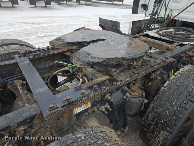 image for item EB1211 2016 Freightliner Cascadia 