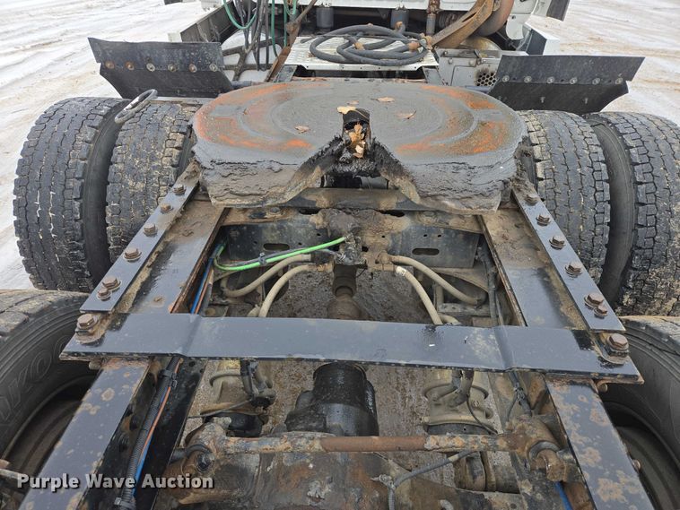 image for item EB1211 2016 Freightliner Cascadia 