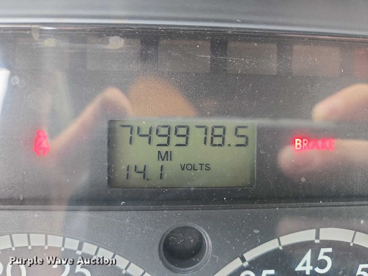 image for item EB1211 2016 Freightliner Cascadia 