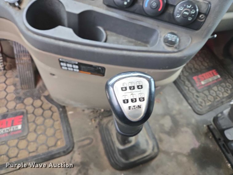 image for item EB1211 2016 Freightliner Cascadia 