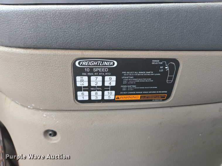 image for item EB1211 2016 Freightliner Cascadia 