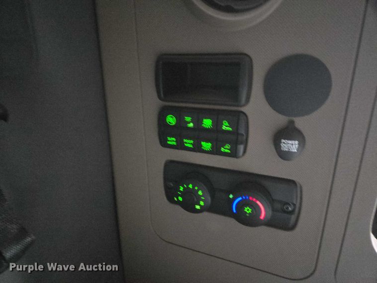 image for item EB1211 2016 Freightliner Cascadia 