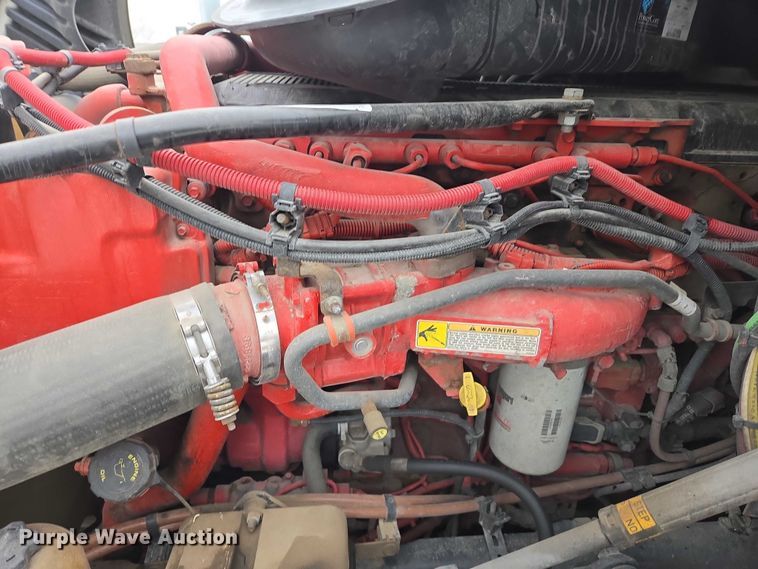 image for item EB1211 2016 Freightliner Cascadia 