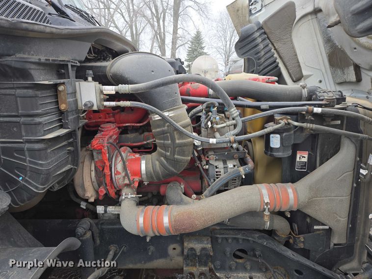 image for item EB1211 2016 Freightliner Cascadia 