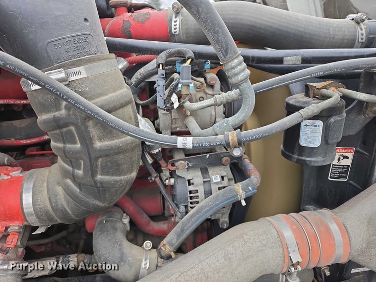 image for item EB1211 2016 Freightliner Cascadia 