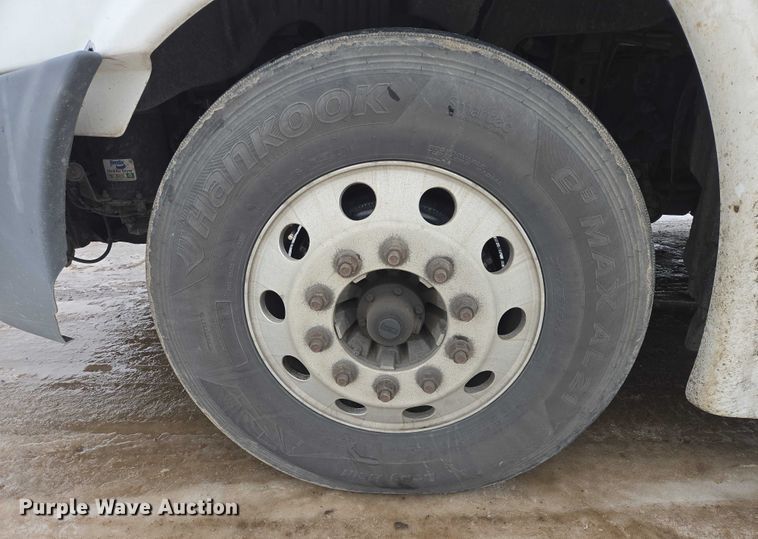 image for item EB1211 2016 Freightliner Cascadia 