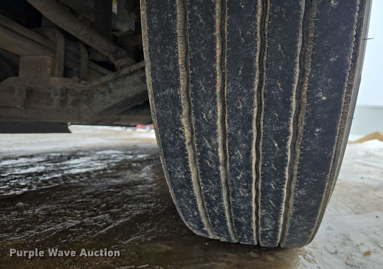 image for item EB1211 2016 Freightliner Cascadia 