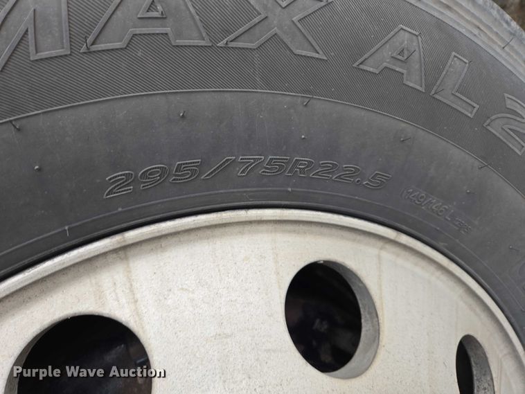 image for item EB1211 2016 Freightliner Cascadia 