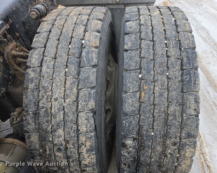 image for item EB1211 2016 Freightliner Cascadia 