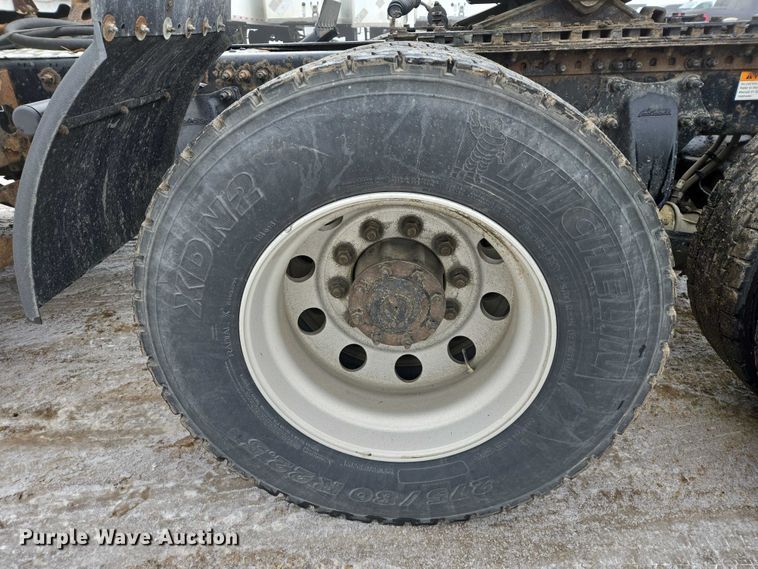 image for item EB1211 2016 Freightliner Cascadia 