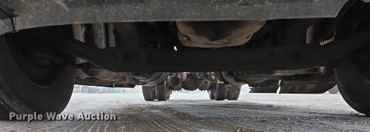 image for item EB1212 2016 Freightliner Cascadia semi truck