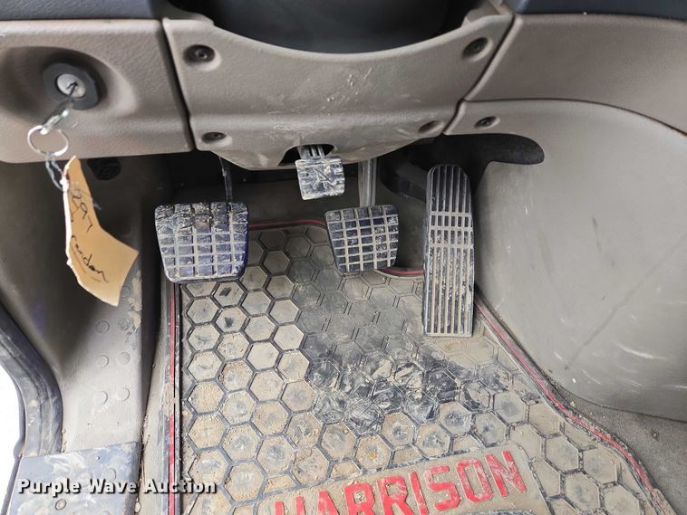 image for item EB1212 2016 Freightliner Cascadia semi truck