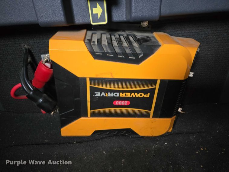 image for item EB1212 2016 Freightliner Cascadia semi truck