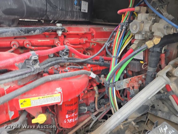 image for item EB1212 2016 Freightliner Cascadia semi truck