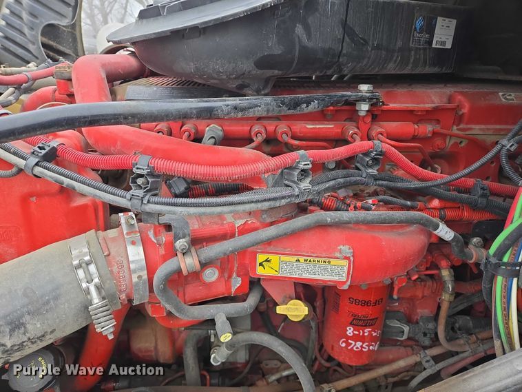 image for item EB1212 2016 Freightliner Cascadia semi truck