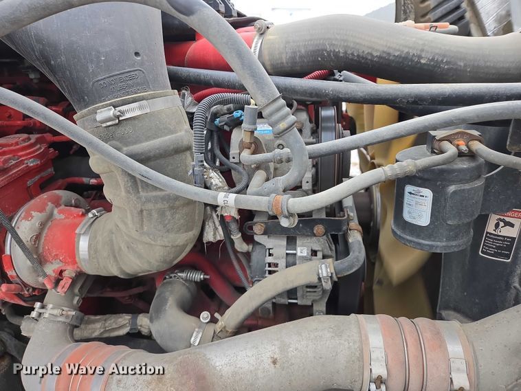 image for item EB1212 2016 Freightliner Cascadia semi truck