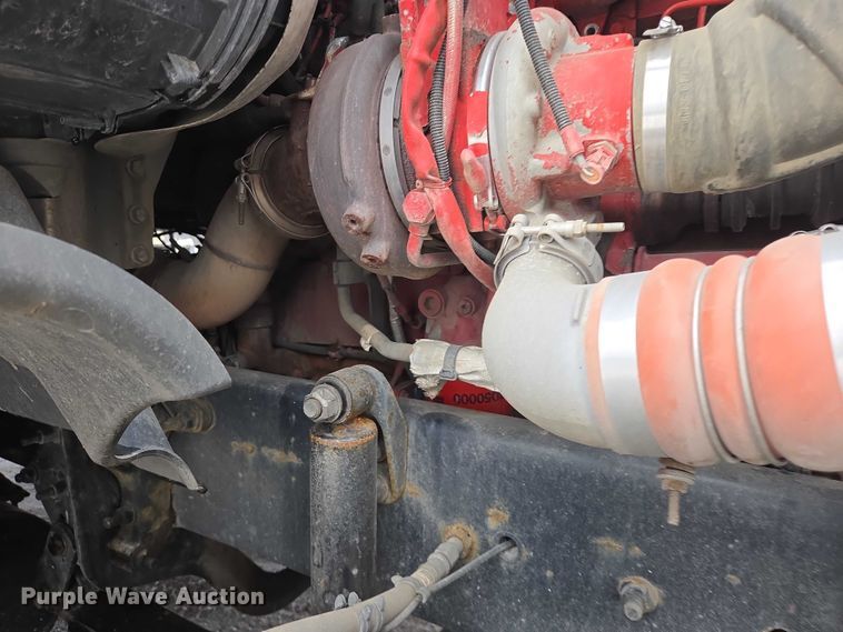 image for item EB1212 2016 Freightliner Cascadia semi truck