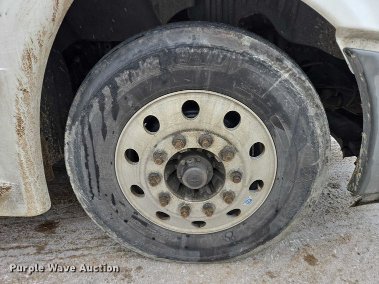 image for item EB1212 2016 Freightliner Cascadia semi truck