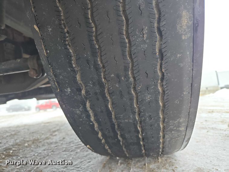 image for item EB1212 2016 Freightliner Cascadia semi truck