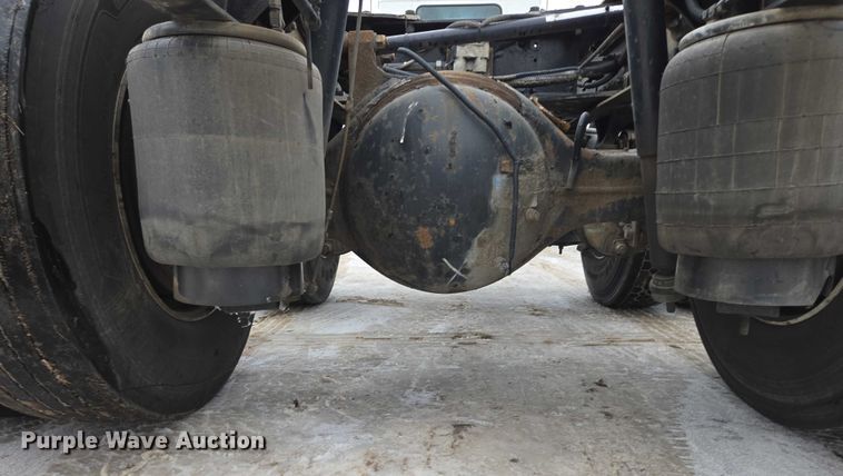 image for item EB1213 2012 Kenworth T800 truck cab and chassis