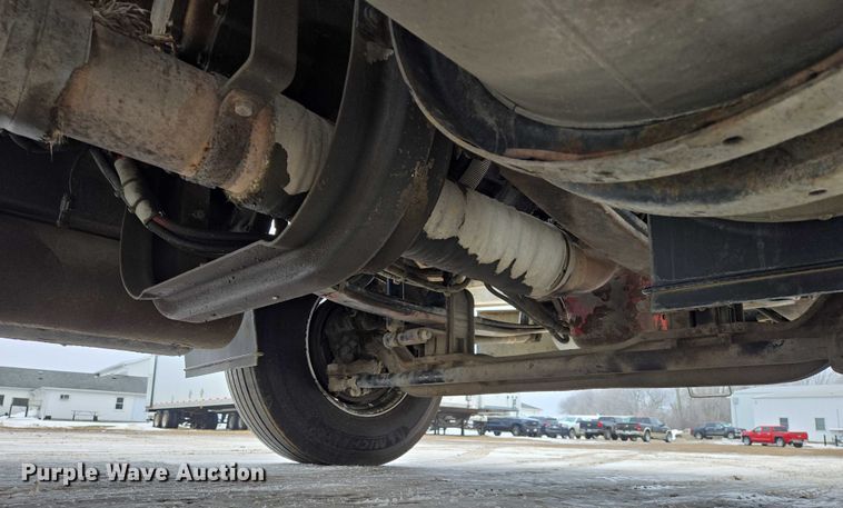 image for item EB1213 2012 Kenworth T800 truck cab and chassis