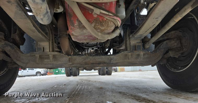 image for item EB1213 2012 Kenworth T800 truck cab and chassis