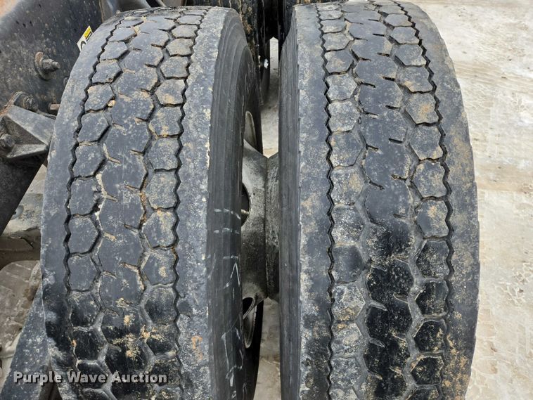 image for item EB1213 2012 Kenworth T800 truck cab and chassis