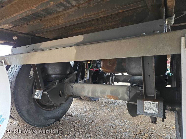 image for item EB1219 2013 Vanguard National Trailer Corporation VIP 4000 dry van trailer