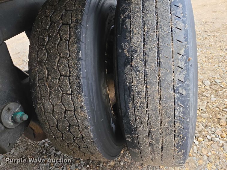 image for item EB1219 2013 Vanguard National Trailer Corporation VIP 4000 dry van trailer