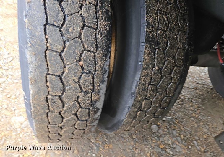 image for item EB1219 2013 Vanguard National Trailer Corporation VIP 4000 dry van trailer