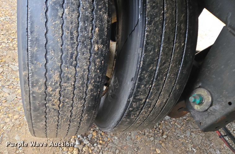 image for item EB1219 2013 Vanguard National Trailer Corporation VIP 4000 dry van trailer