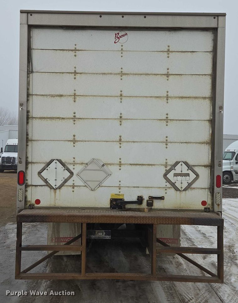 image for item EB1221 2016 Kenworth T800 box truck