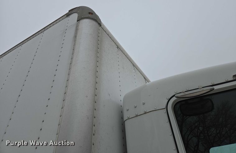 image for item EB1221 2016 Kenworth T800 box truck