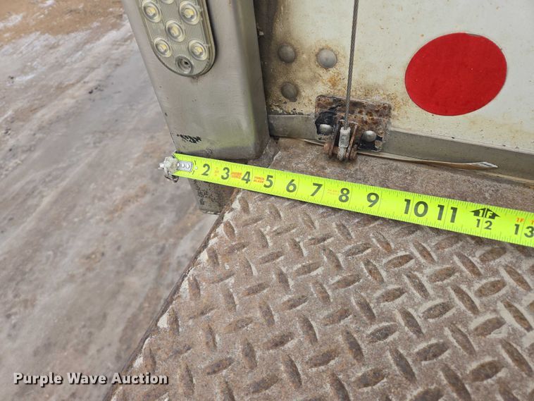 image for item EB1221 2016 Kenworth T800 box truck