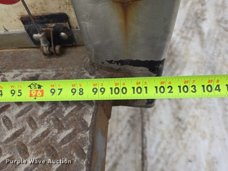 image for item EB1221 2016 Kenworth T800 box truck