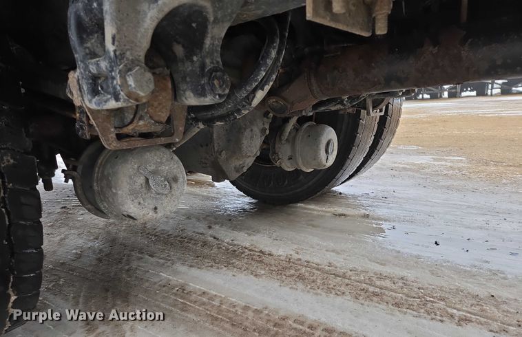 image for item EB1221 2016 Kenworth T800 box truck