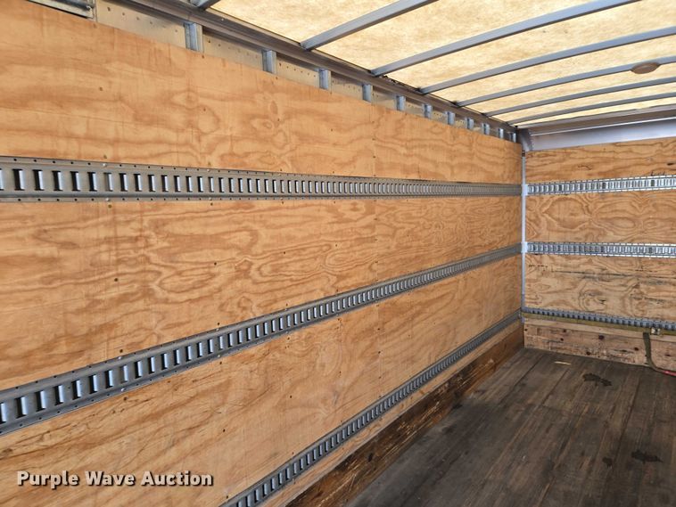 image for item EB1221 2016 Kenworth T800 box truck