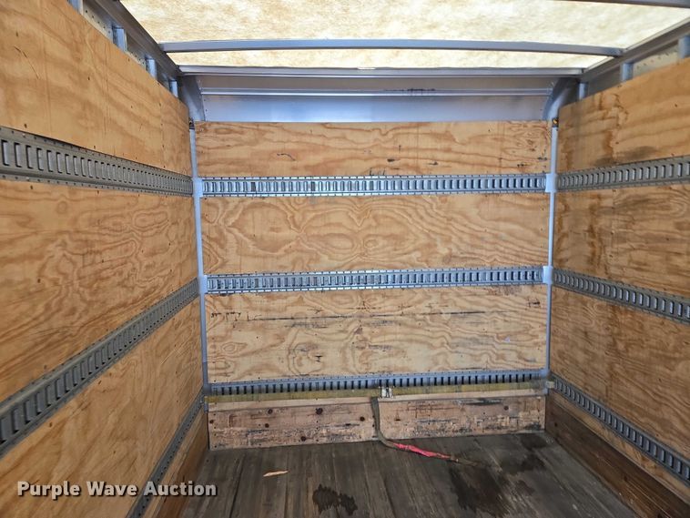 image for item EB1221 2016 Kenworth T800 box truck